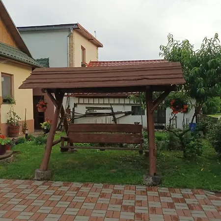 Za Zelenym Plotom * Paca